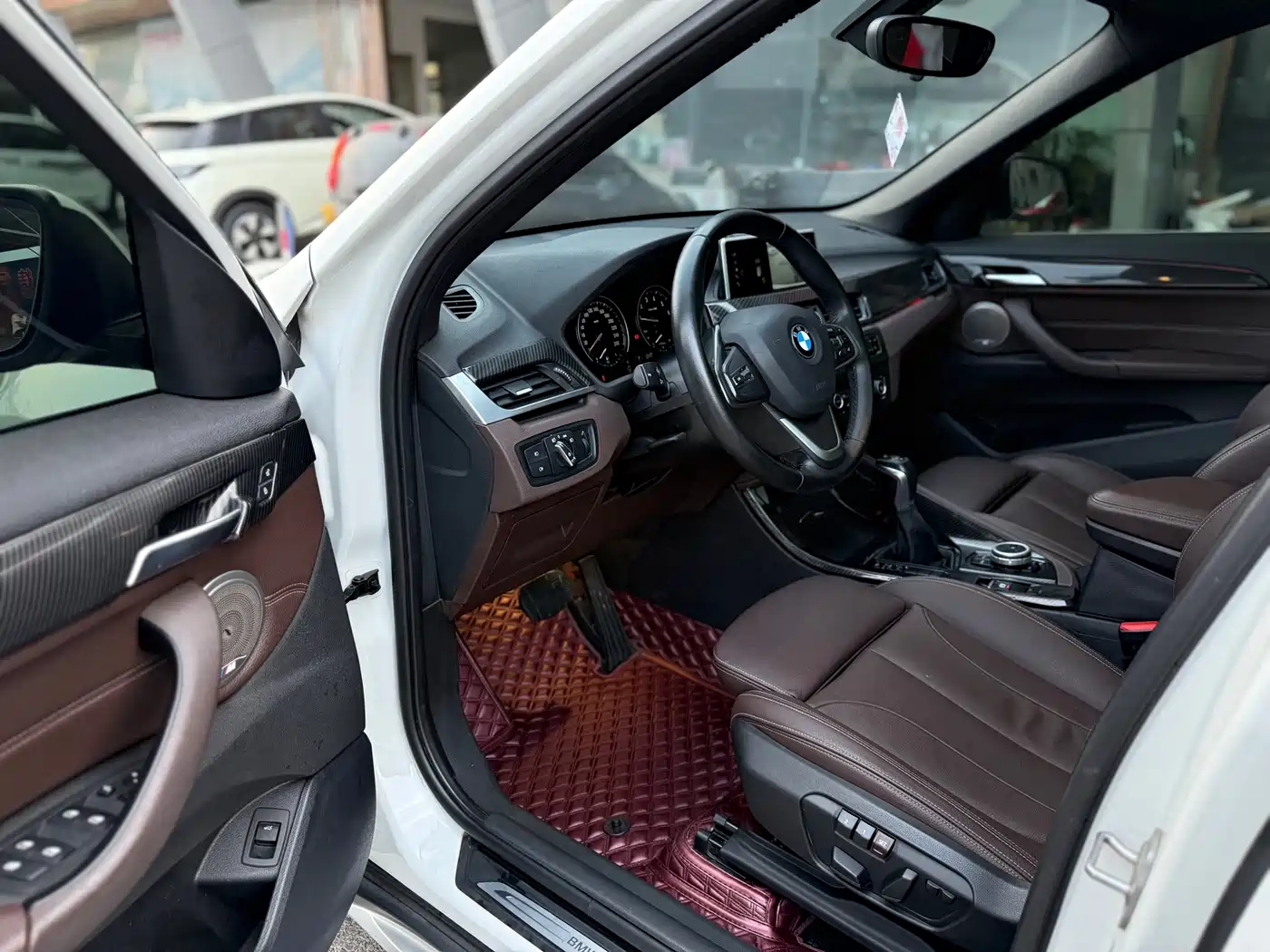 BMW X1 2018 sDrive18Li Premium Model фото 5
