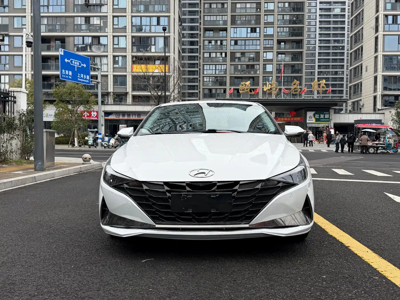 HYUNDAI ELANTRA