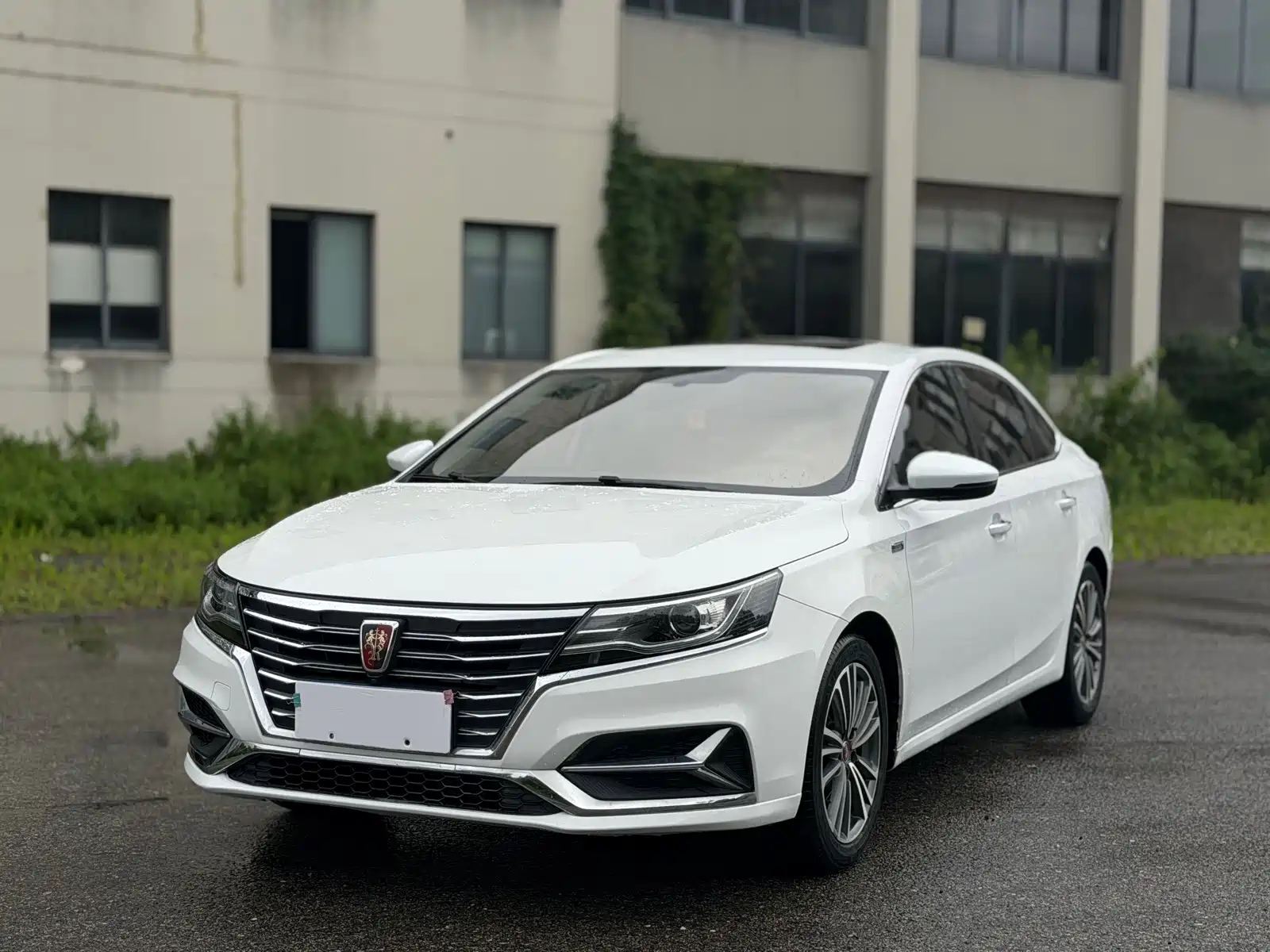 Фото 1 - Roewe i6