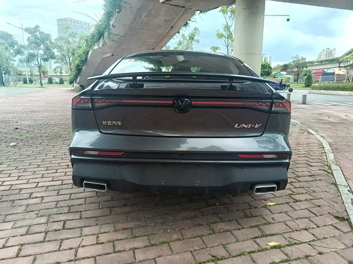 Changan UNI-V 2022 2022 1.5T Smart Pilot Edition