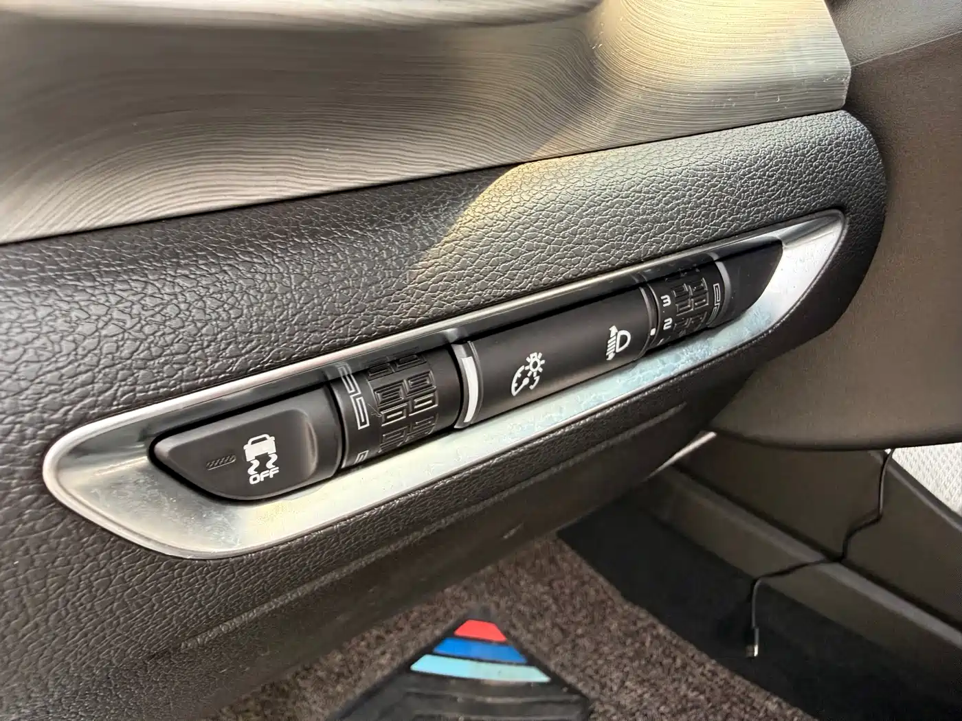 Фото 22 - Geely Coolray