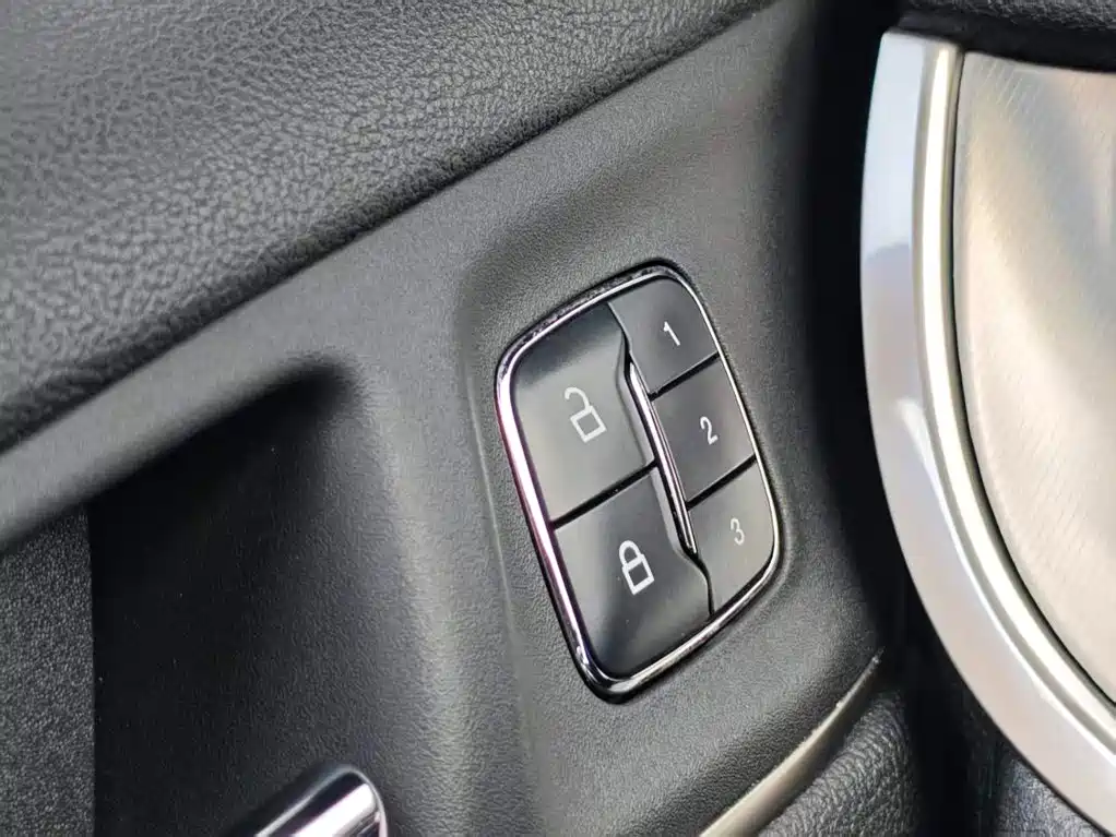 Lincoln MKC 2018 2018 2.0T FWD Premium Edition