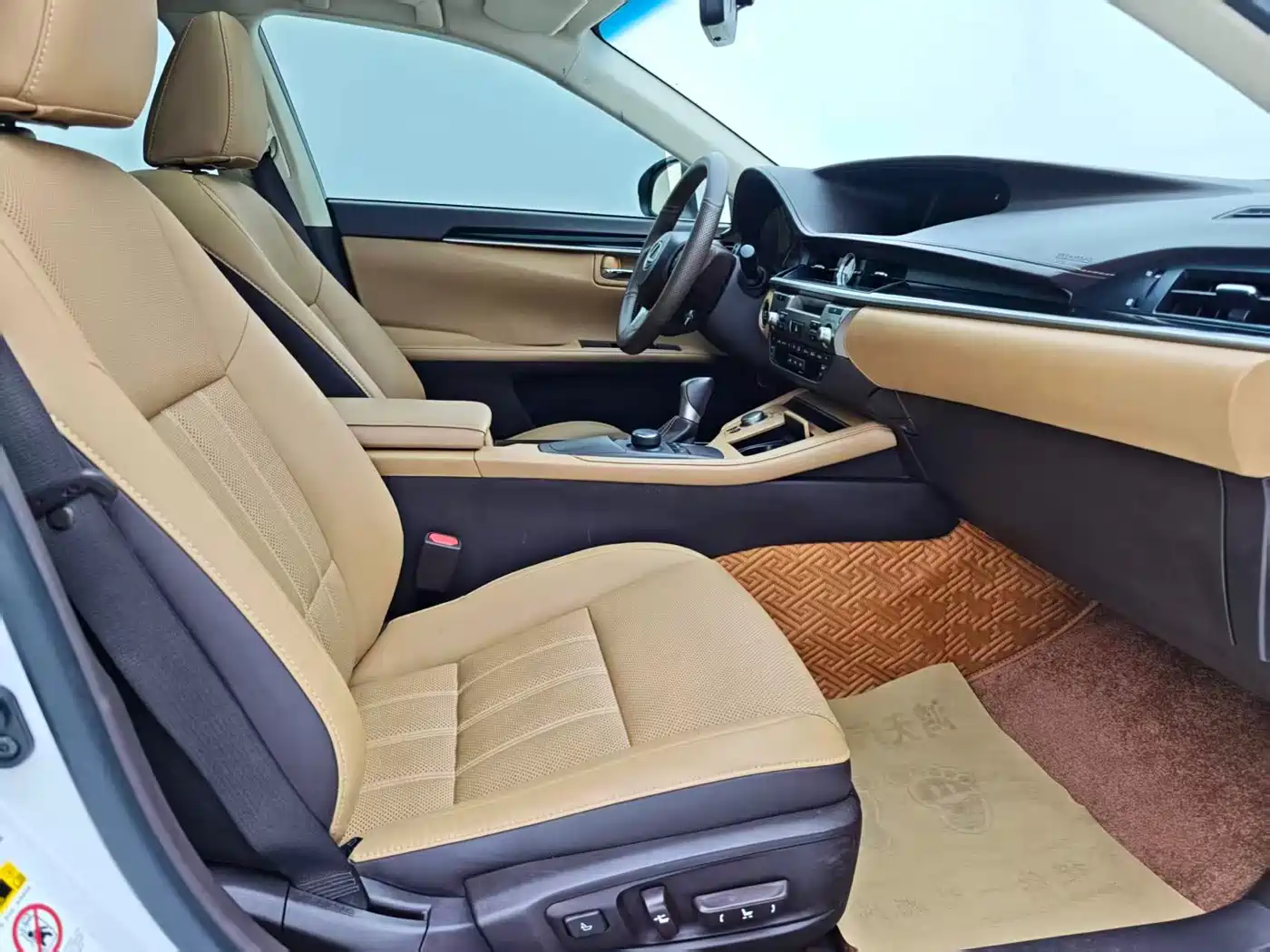 Lexus ES 2015 200 Elite Edition фото 5