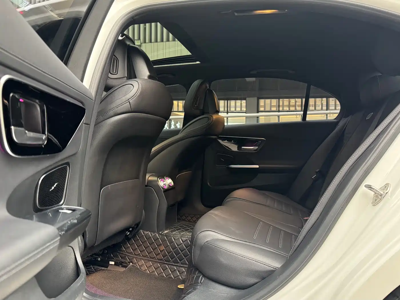Mercedes-Benz C-Class 2023 C 200 L Sport фото 16