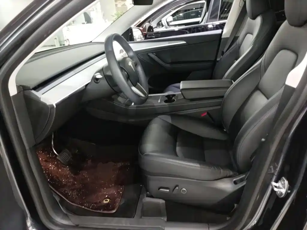 Фото 15 - Tesla Model Y