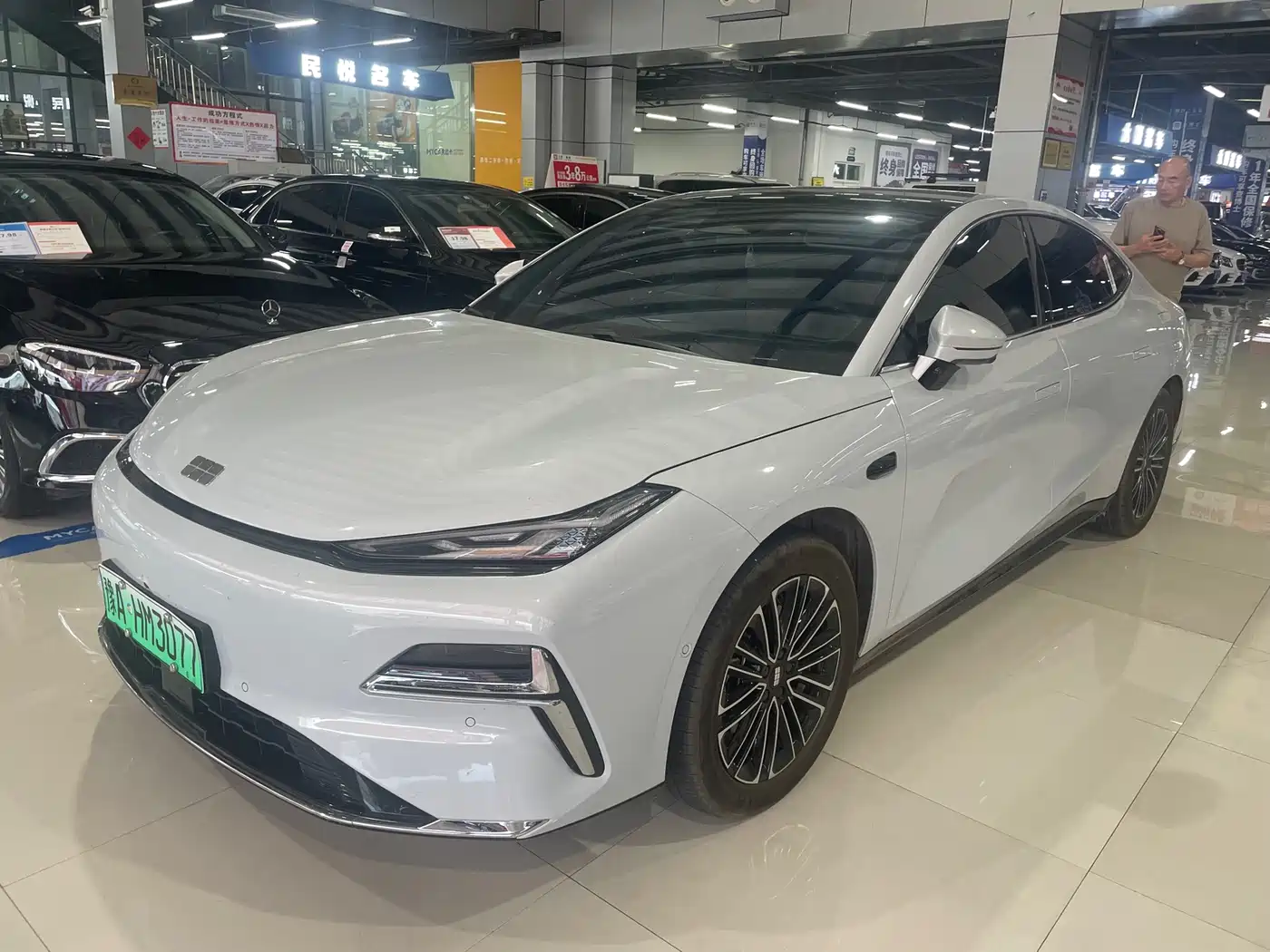 Geely Galaxy Galaxy Xingyao 8 2025 130km EM-i Premium Edition