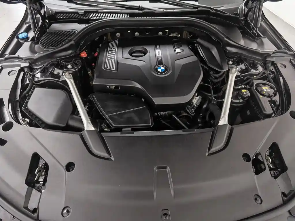 Photo 6 - BMW 6 Series GT