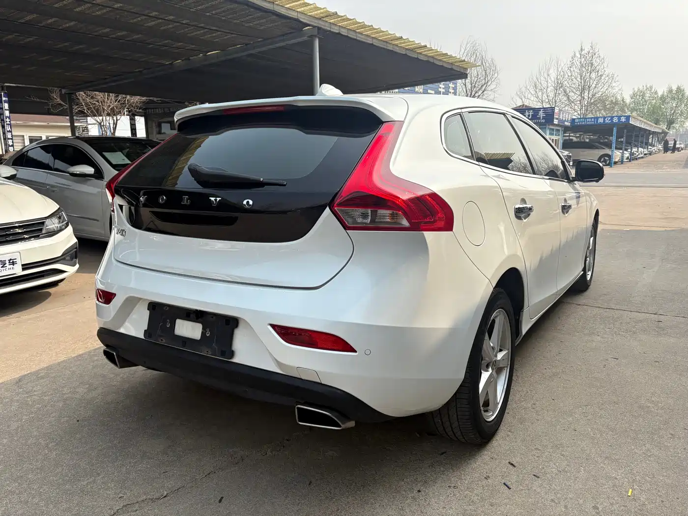 VOLVO V40