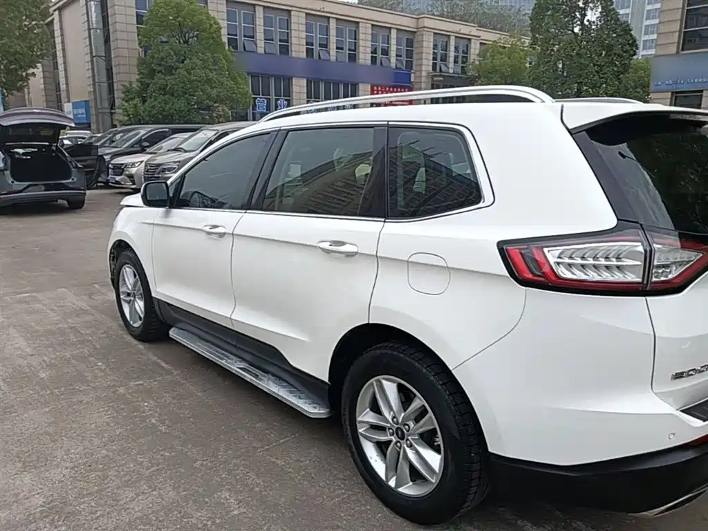 Фото 5 - Ford Edge