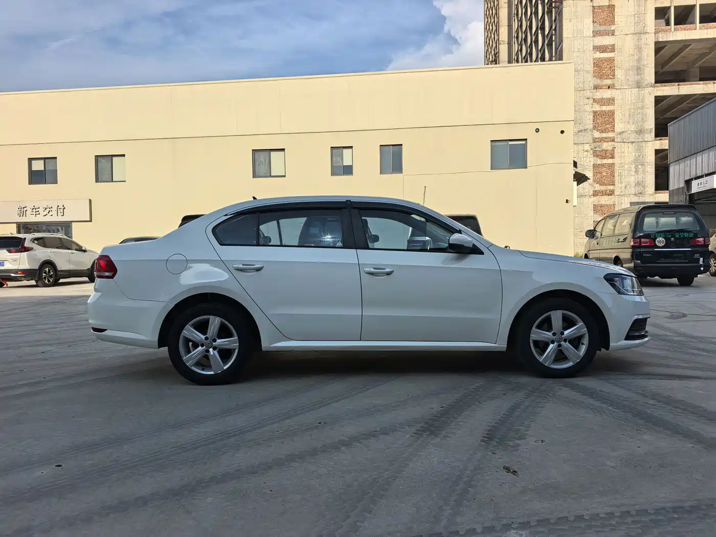 Фото 4 - Volkswagen Lavida