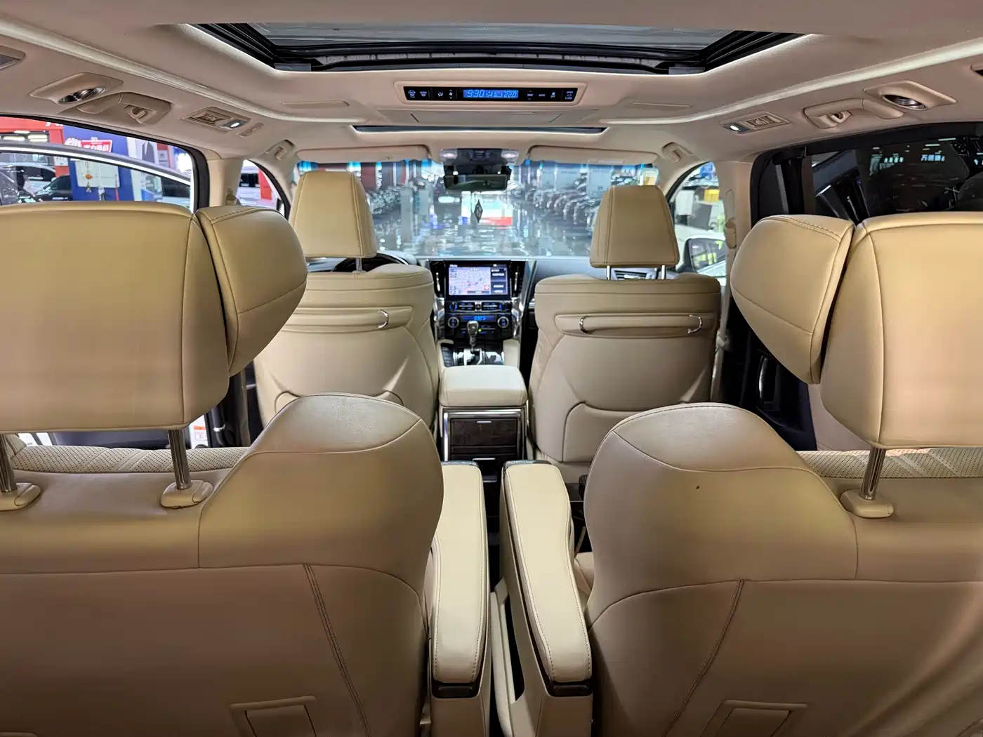 Toyota Alphard 2021 Hybrid 2.5L Premium фото 15
