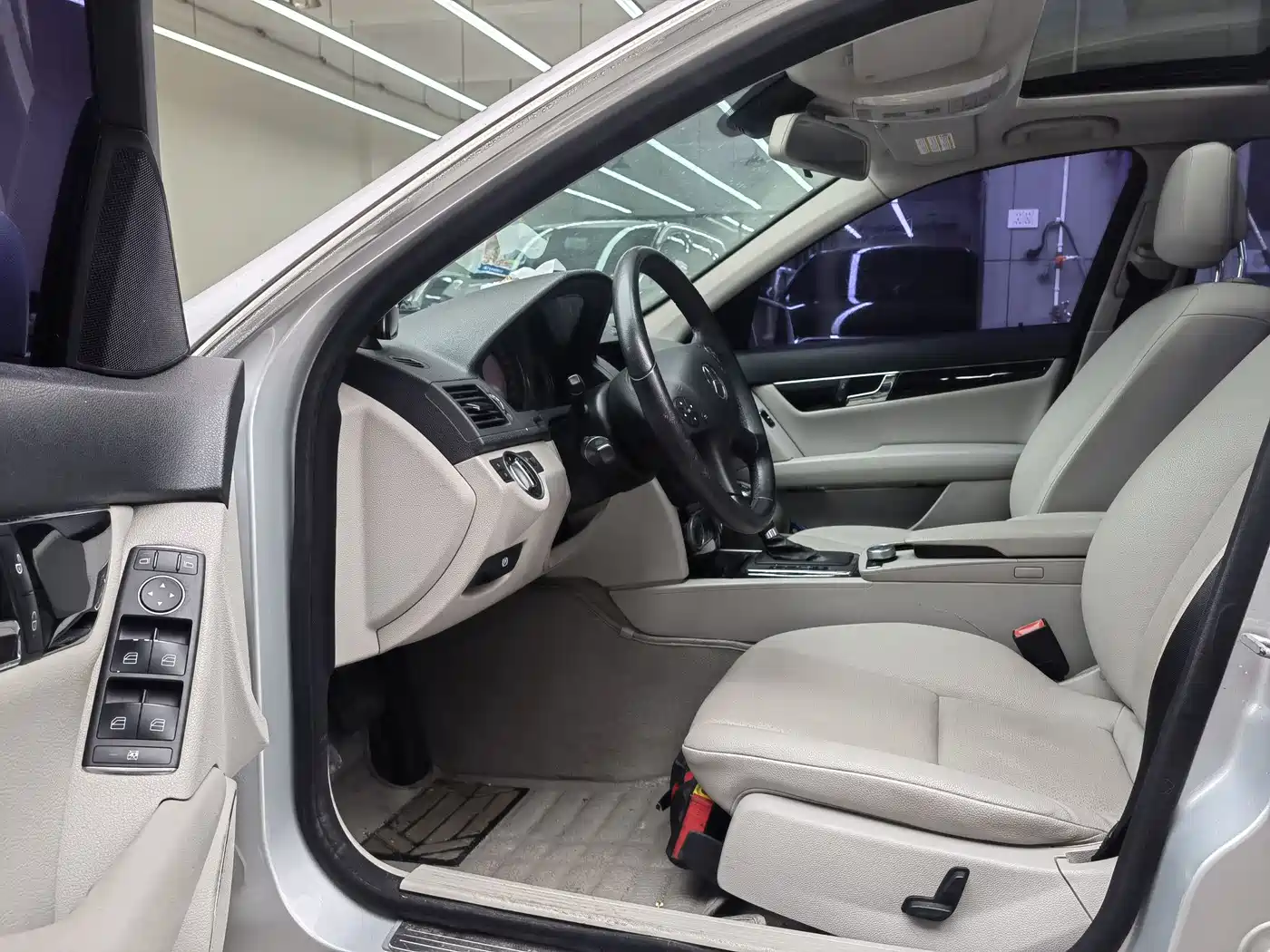 Mercedes-Benz C-Class 2010 C 180K Classic фото 3