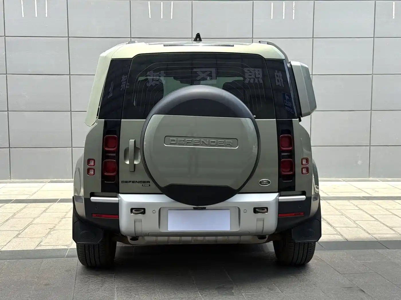Land Rover Defender 2021 110 P400 SE фото 5