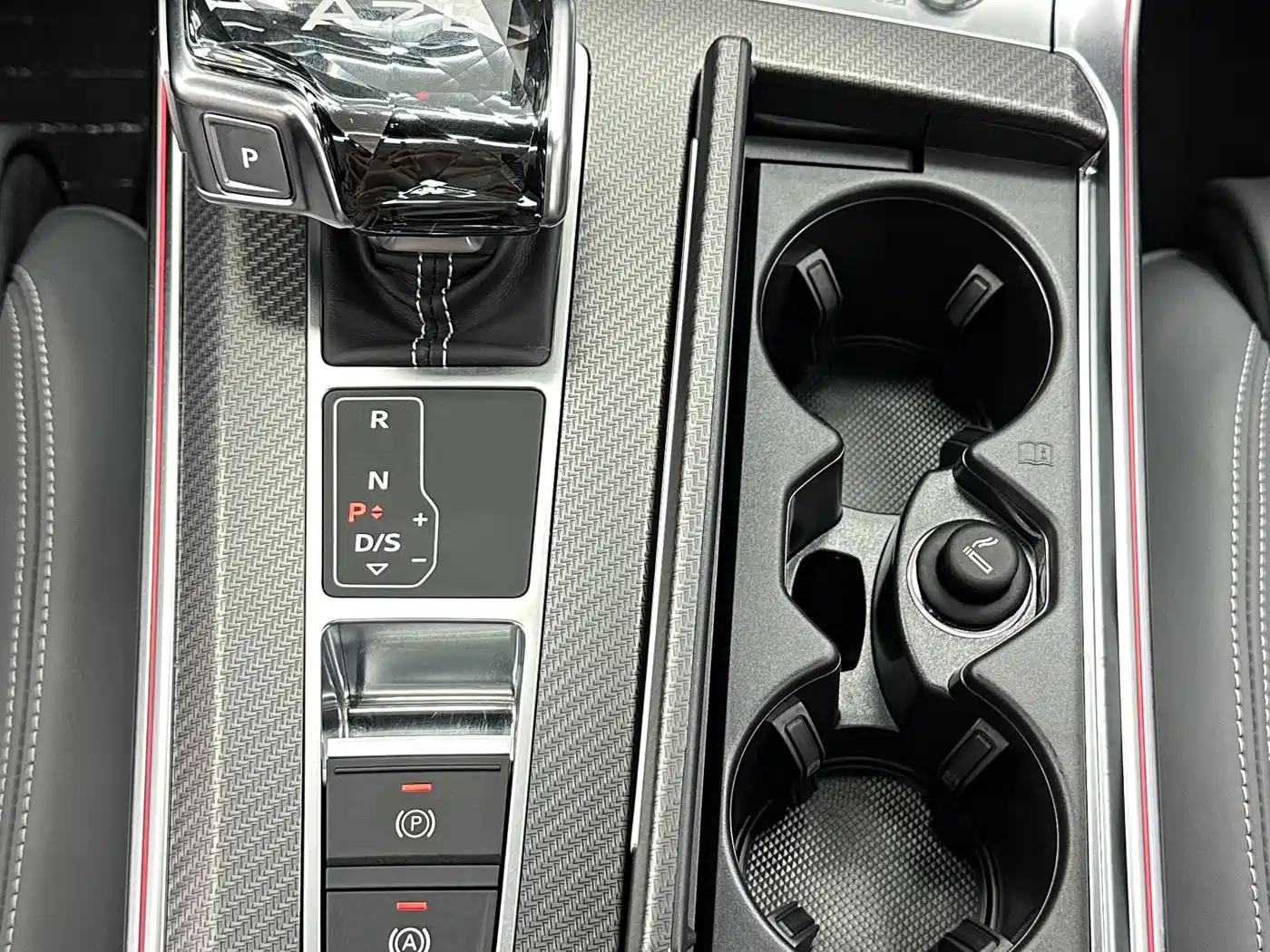 Фото 16 - Audi A7L