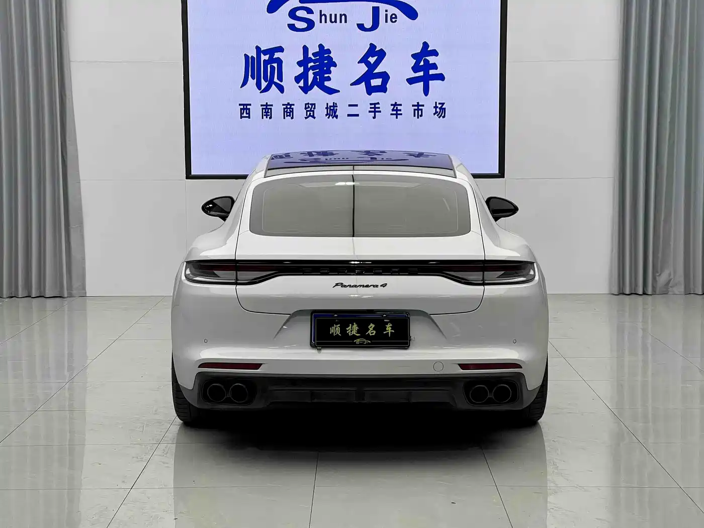 Porsche Panamera 2023 Panamera 4 Executive Long Wheelbase 2.9T фото 14