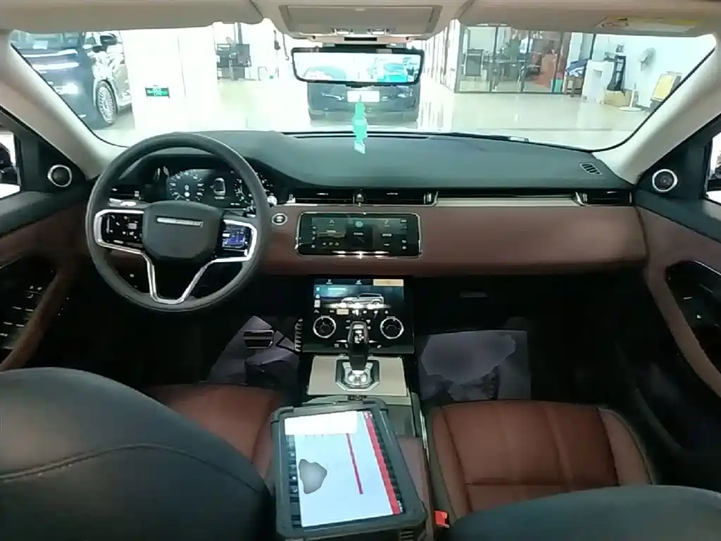 Land Rover Range Rover Evoque 2022 Range Rover Evoque L 249PS R-Dynamic Luxury Edition фото 10