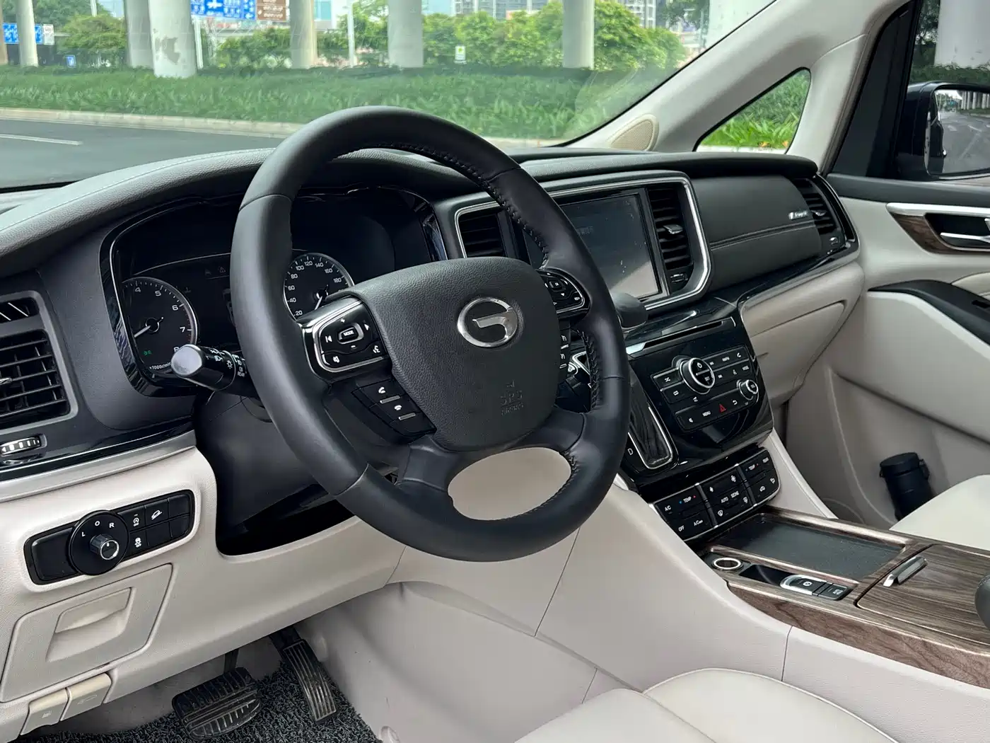 GAC Trumpchi Trumpchi M8 2018 320T Exclusive Edition фото 4