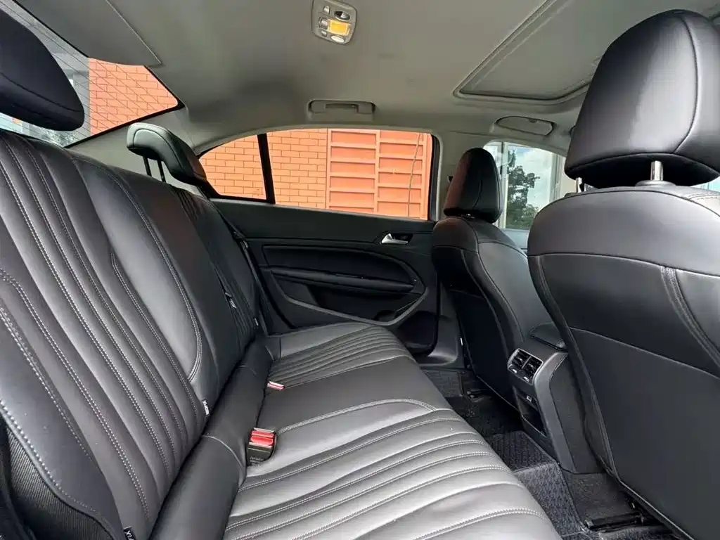 Peugeot 408 2024 2022 1.6T Progressive Edition