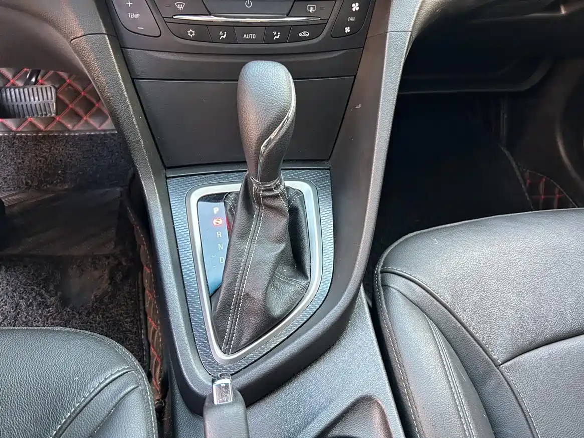 Фото 12 - Buick Excelle