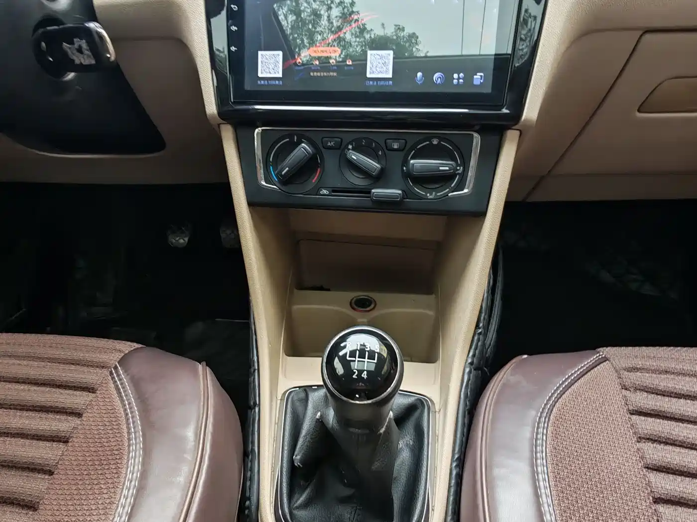Volkswagen Jetta 2013 1.4L Manual Comfort фото 15