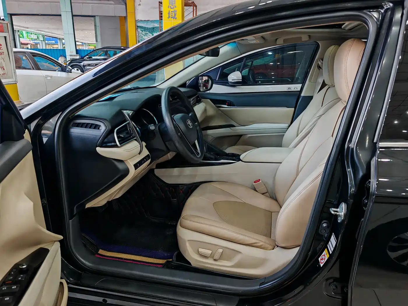 Toyota Camry 2018 2.0E Elite Edition фото 14
