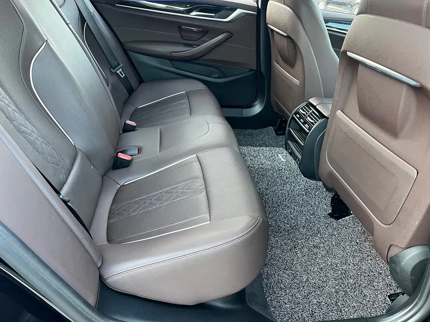BMW 5 Series 2021 525Li M Sport Package фото 11