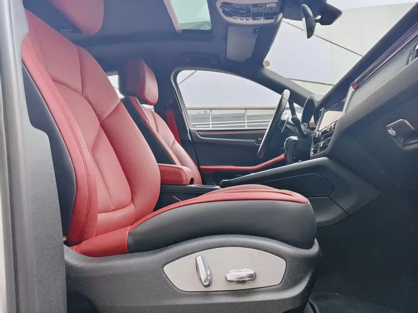 Porsche Macan 2023 Macan 2.0T фото 8