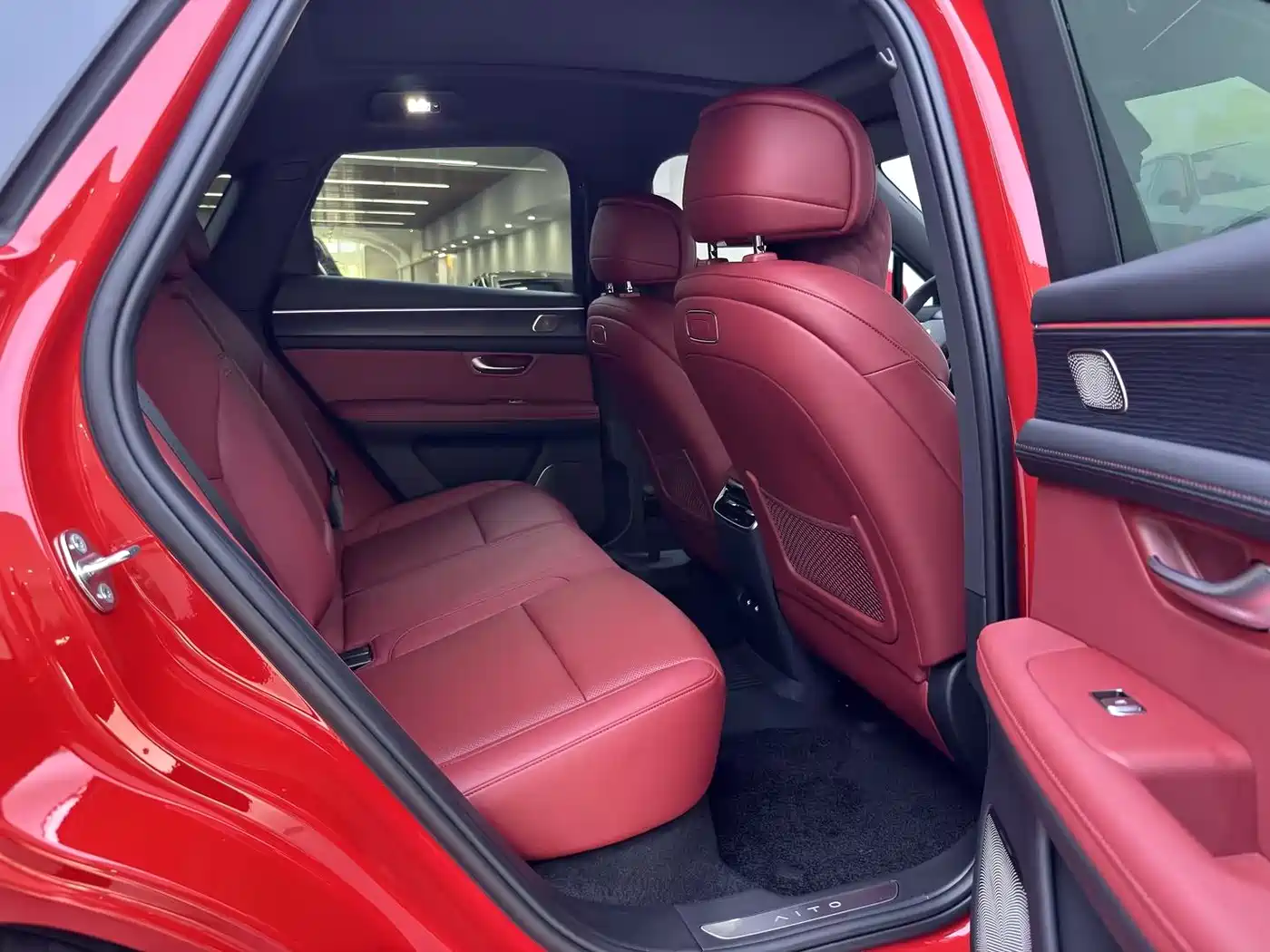 AITO Wenjie AITO M5 2025 Extended Range Ultra AWD фото 12