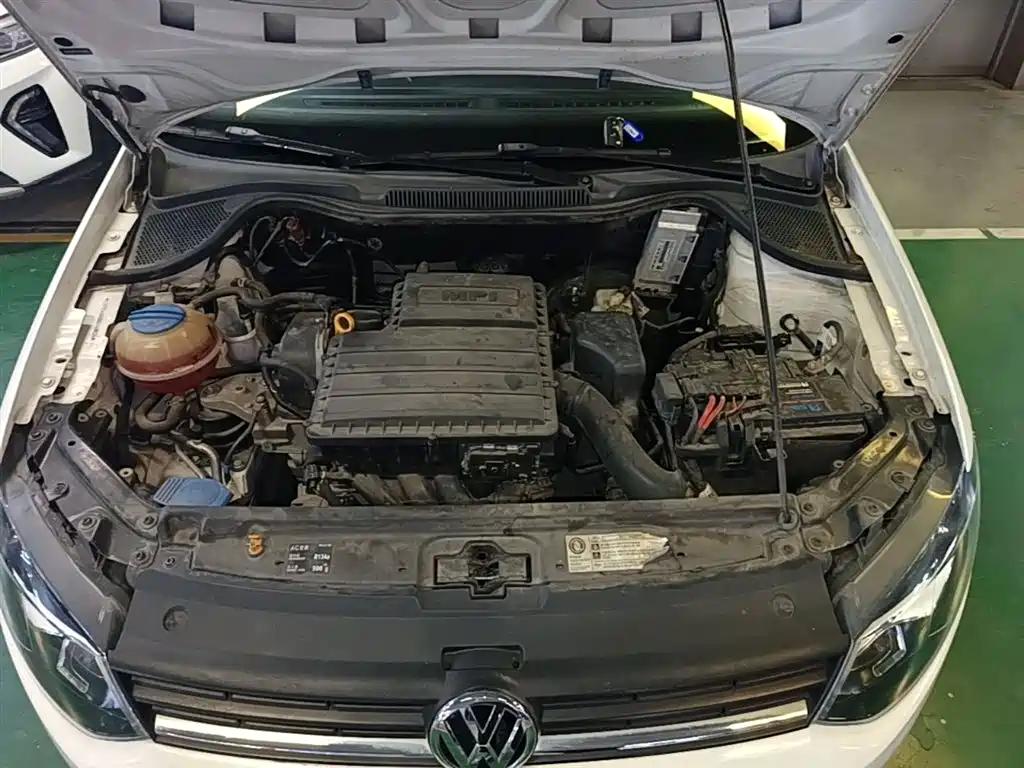 Volkswagen Polo 2016 1.4L Automatic Trend фото 20