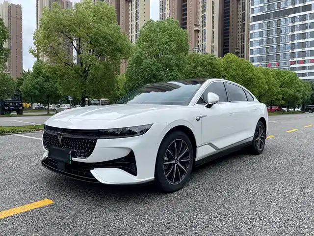 Voyah Auto VOYAH Zhuiguang 2024 PHEV AWD Ultra-long Range Executive Edition