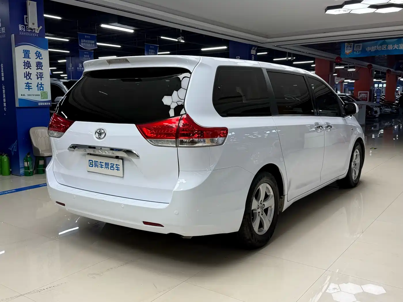 Toyota Sienna 2015 3.5L 2WD LE фото 15