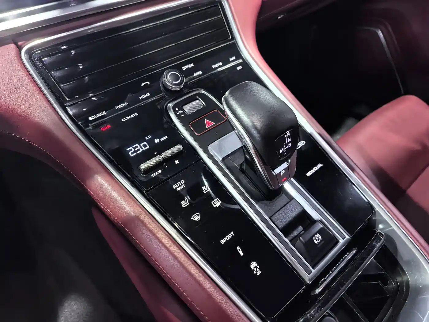 Porsche Panamera 2019 Panamera 4 Executive Long Wheelbase 2.9T фото 3