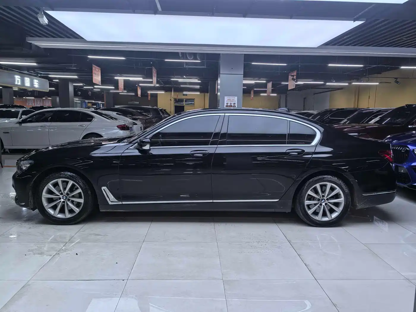 BMW 7 Series 2017 730Li Leading Edition фото 3