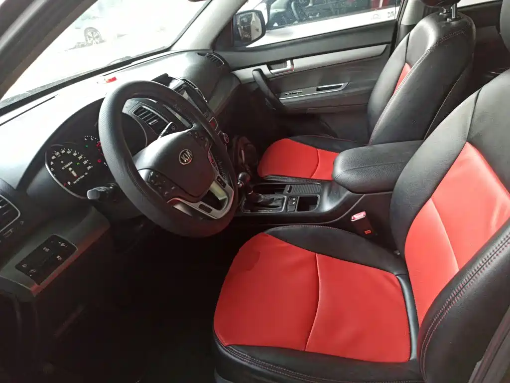 Photo 7 - Kia Sorento