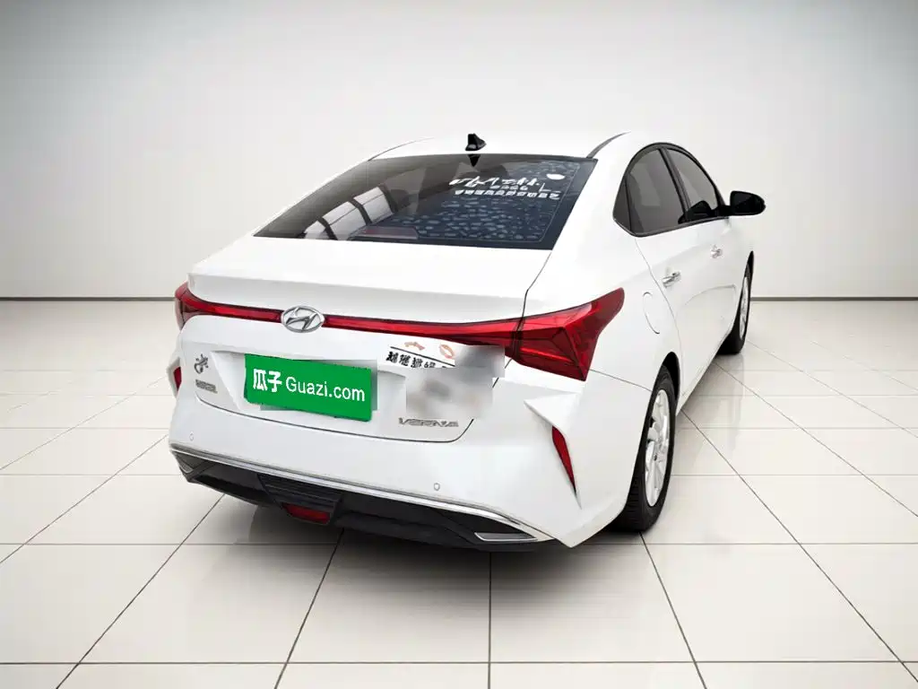 صورة 4 - Hyundai Verna
