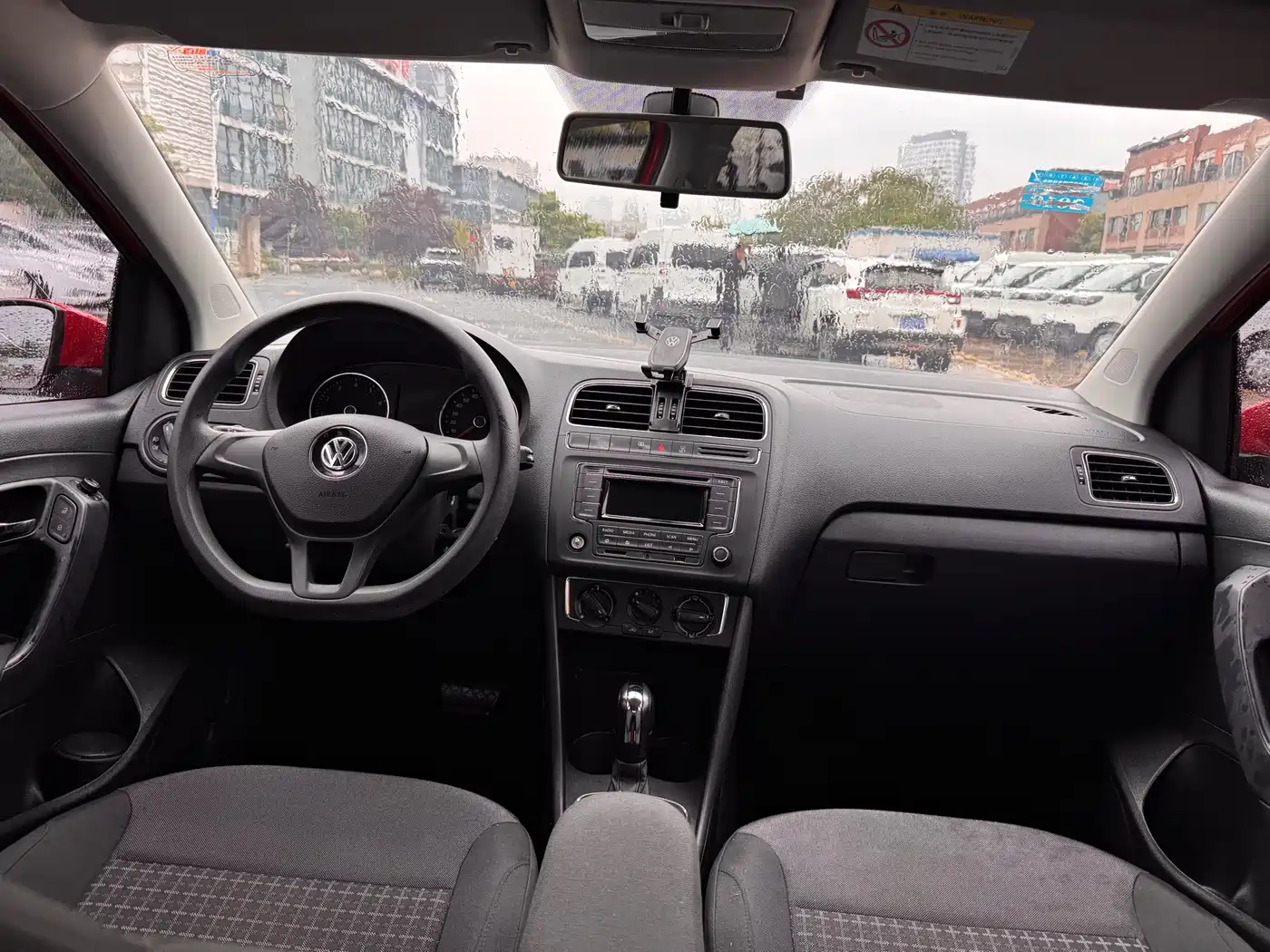 Volkswagen Polo 2014 1.4L Automatic Comfort Edition фото 12
