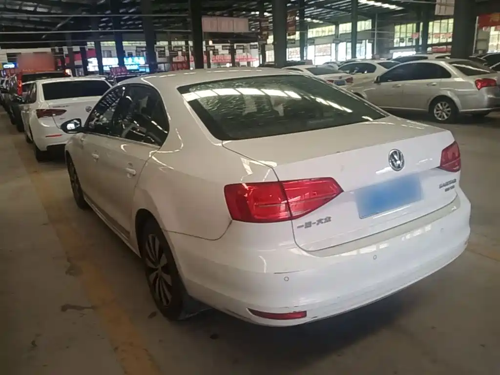 Volkswagen Sagitar 2017 180TSI Auto Exclusive Edition фото 5
