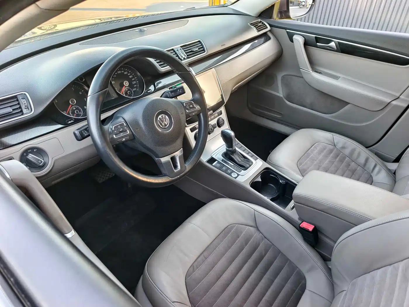 Volkswagen Magotan 2015 1.8TSI Premium фото 9