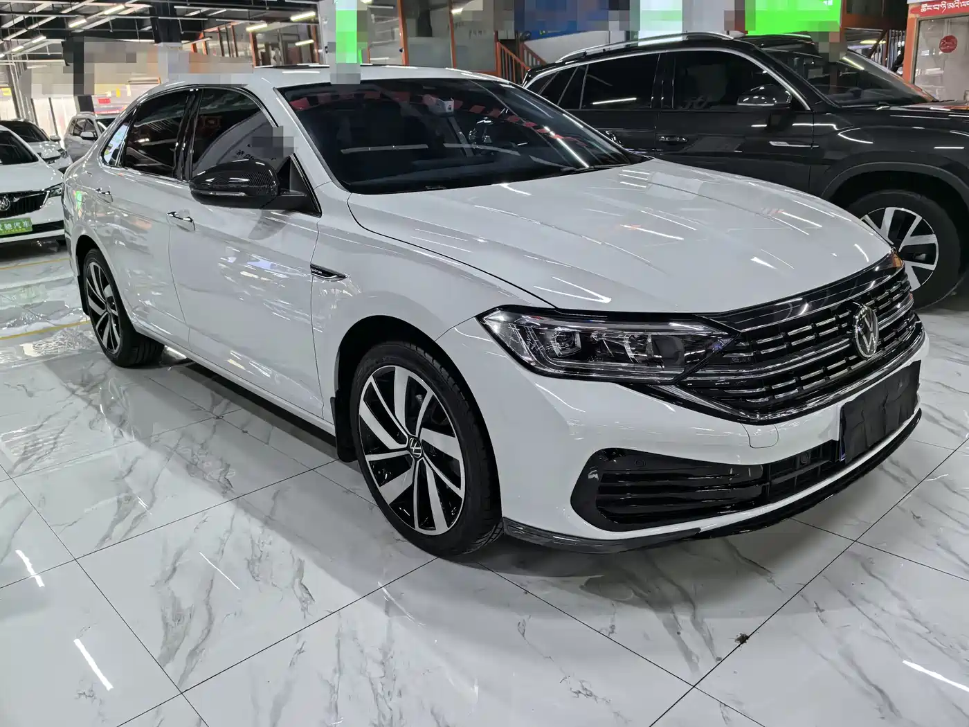 Volkswagen Sagitar 2024 300TSI DSG Surpass Edition фото 3