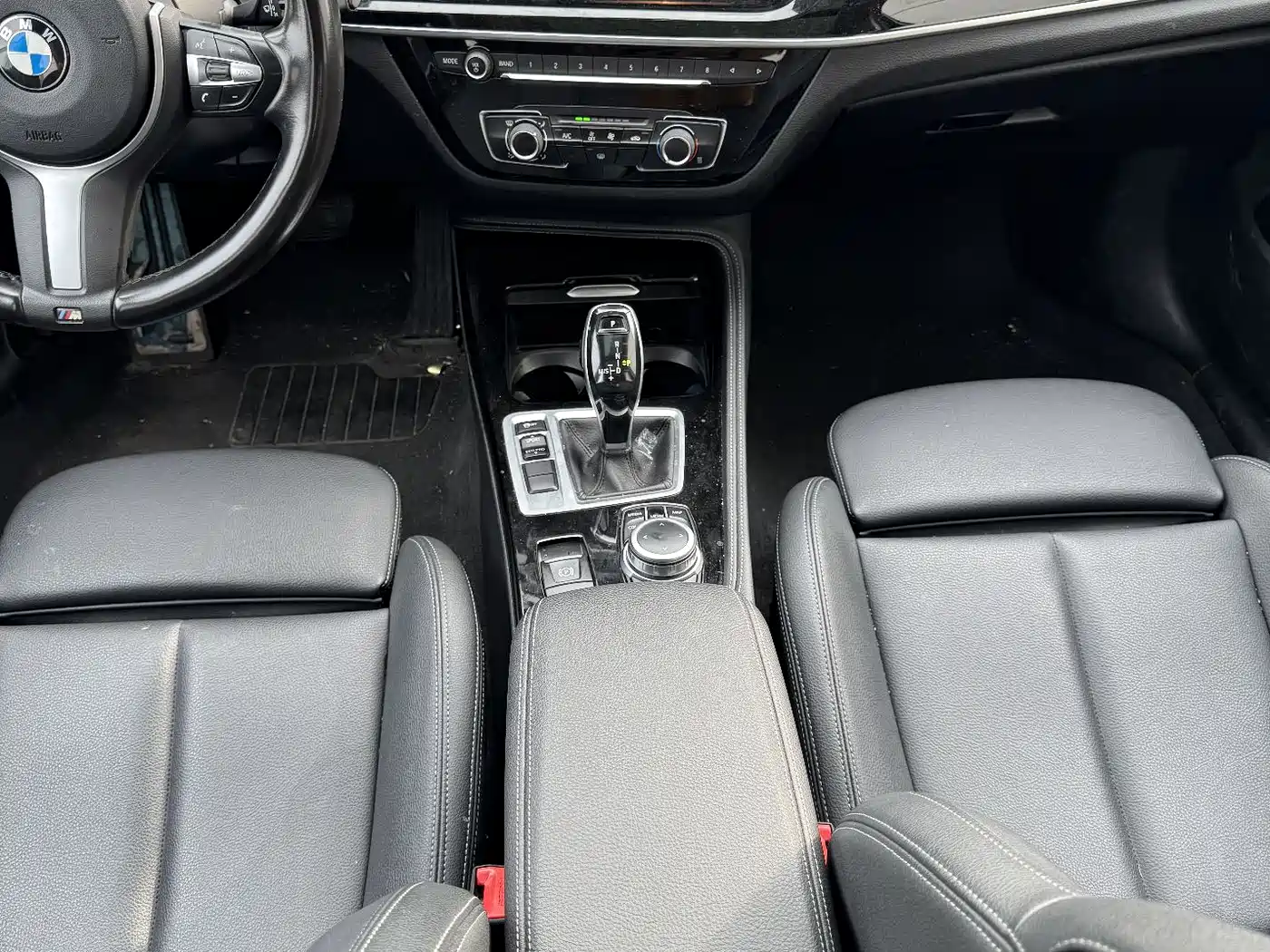 BMW 1 Series 2021 120i M Sport Shadow Edition фото 10
