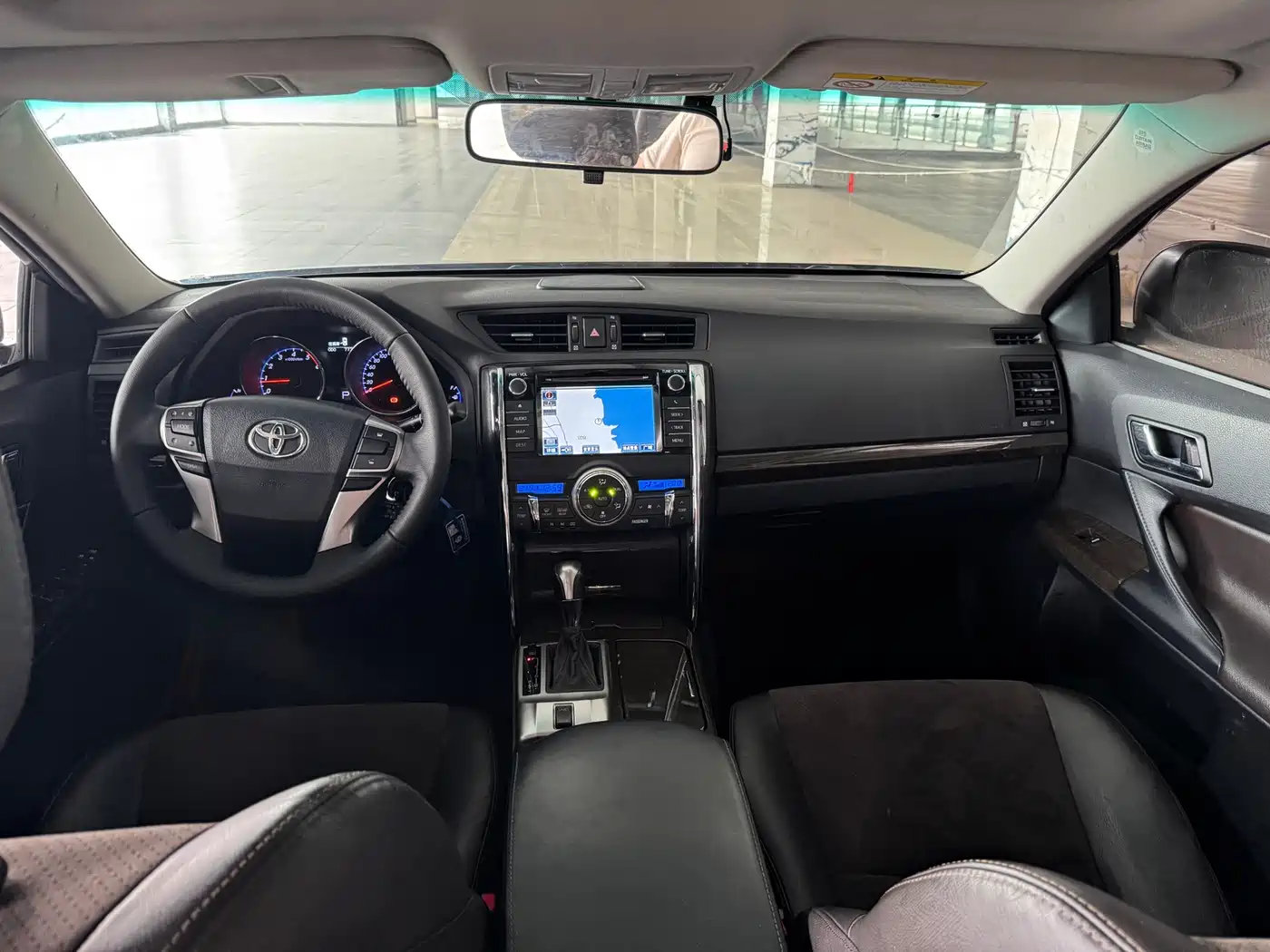 Toyota Reiz 2013 2.5V Premium Edition фото 8