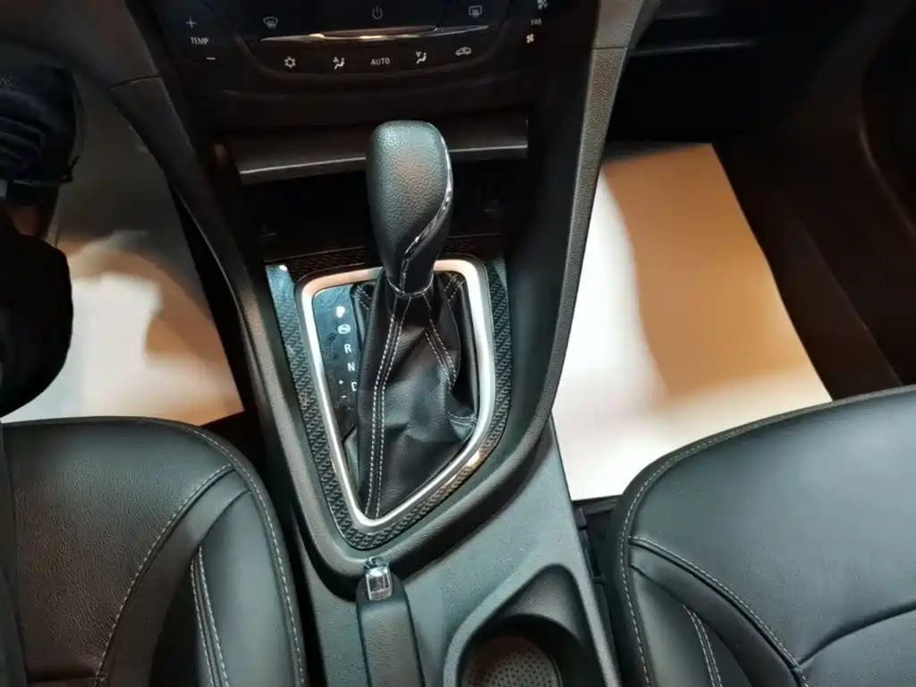 Buick Excelle 2016 Model 15N Automatic Luxury фото 14