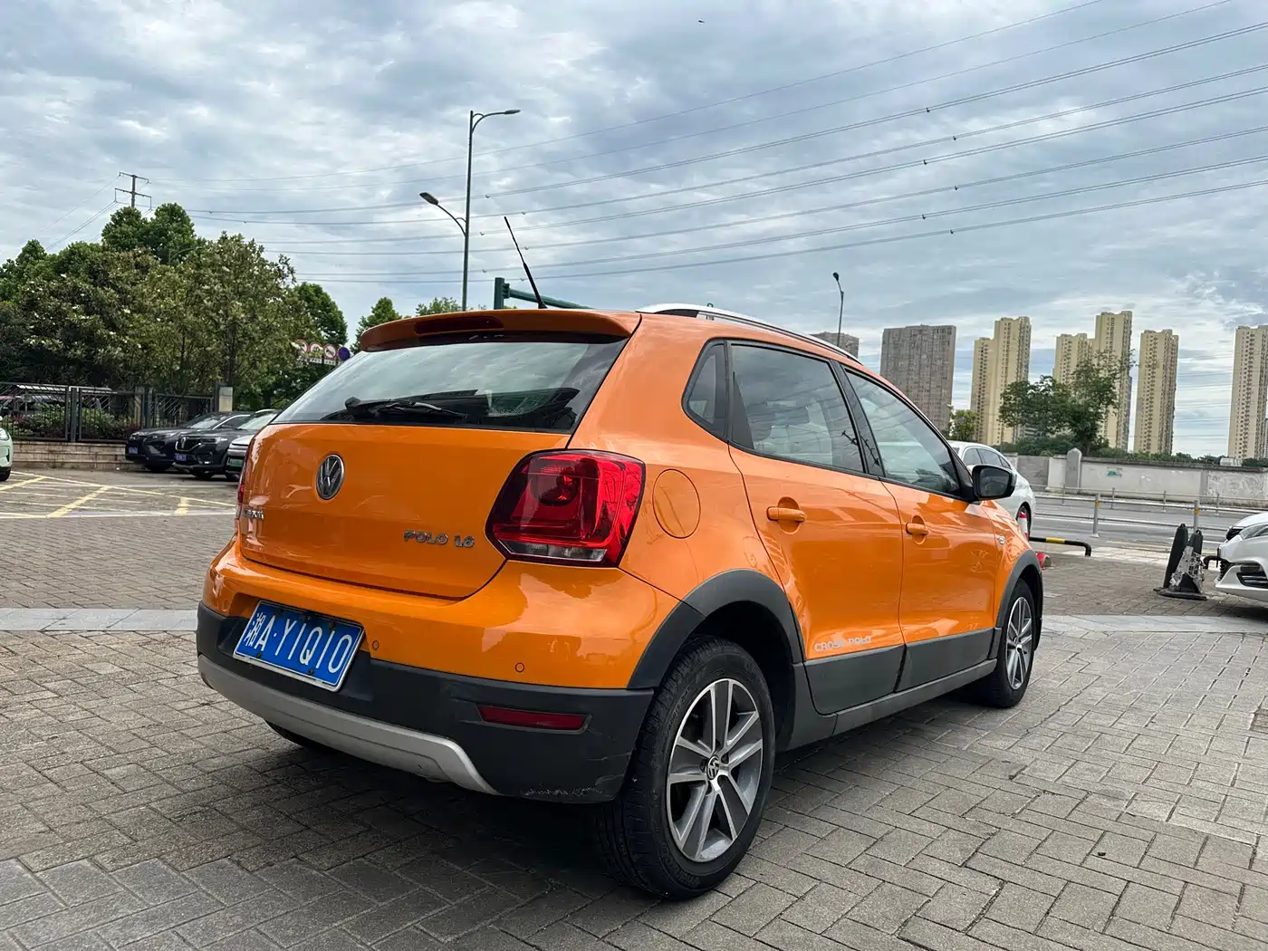 Volkswagen Polo 2014 1.6L Cross Polo Automatic фото 6