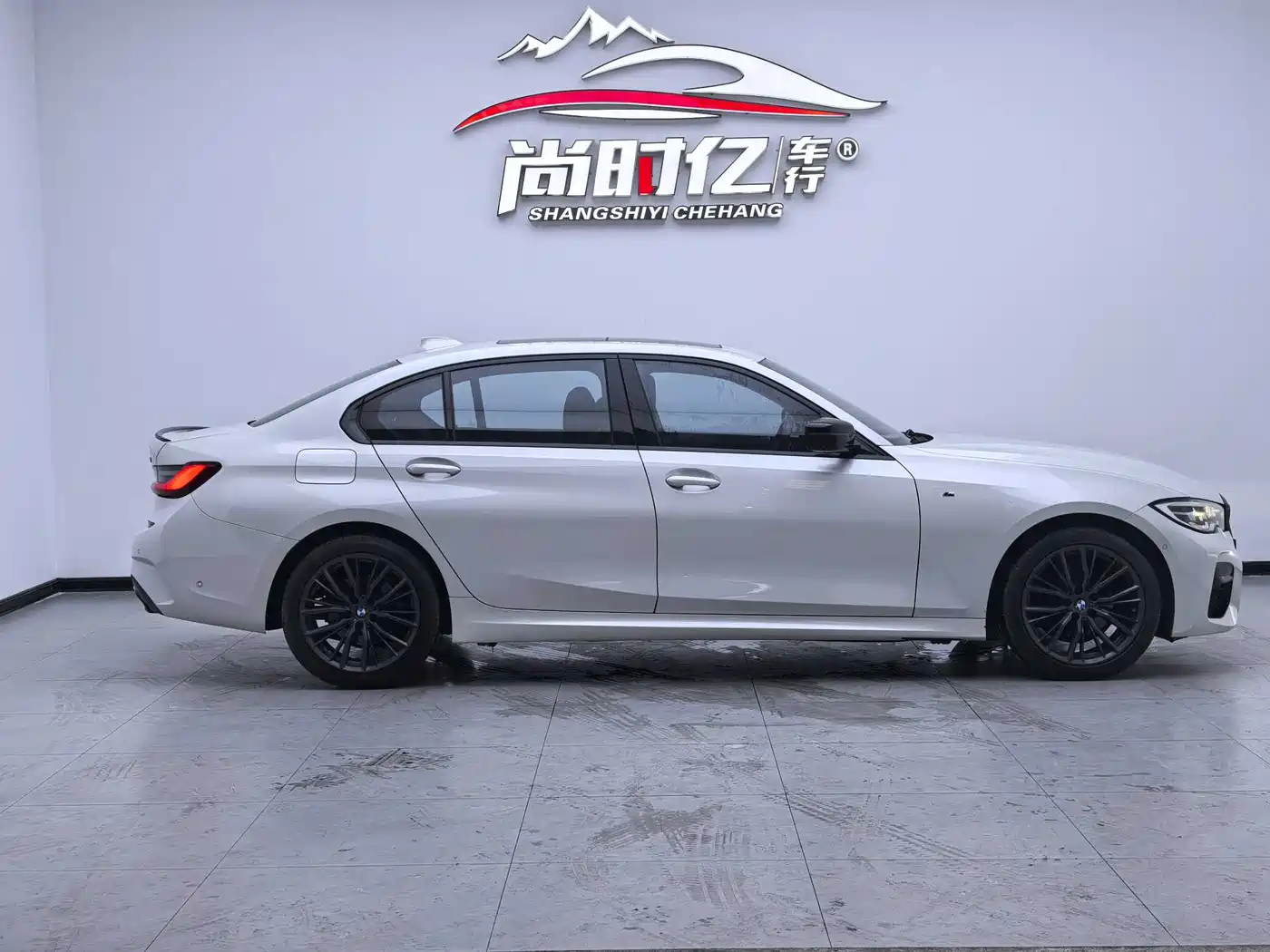BMW 3 Series 2021 325Li M Sport Night Edition фото 4