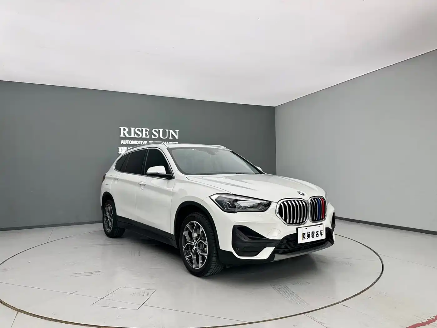 BMW X1 2022 sDrive25Li Leading фото 3