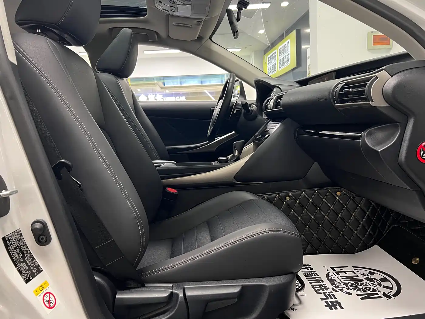Lexus IS 2017 300 Leading Edition фото 22