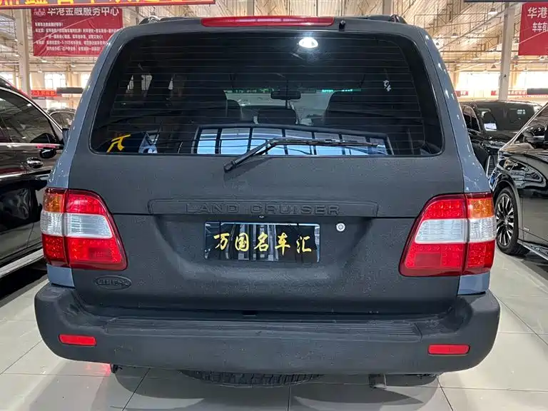 Toyota Land Cruiser 2005 4.7L Automatic VX-R фото 4