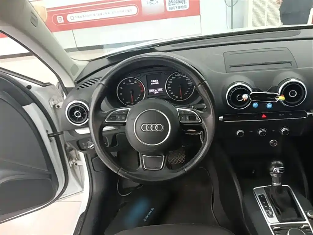 Audi A3 2016 Sportback 35 TFSI Leadership фото 11