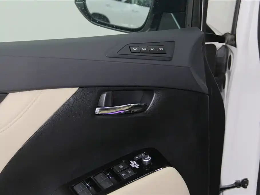 Toyota Alphard 2023 Dual Hybrid 2.5L Ultimate Gold Edition фото 23