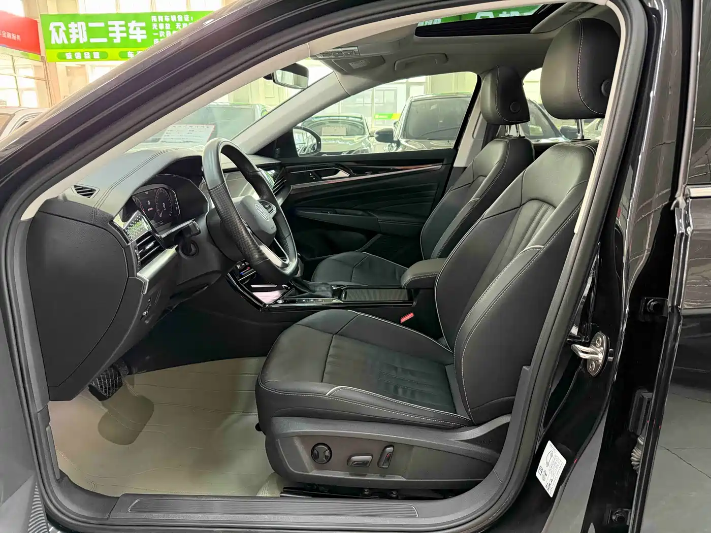 Volkswagen Passat 2022 280TSI Elite Edition фото 8
